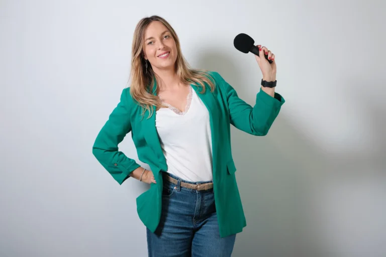 Natalia Monfort, fondatrice d'Optimize & Cie, photographiée par Boris Volck à Bordeaux — portrait professionnel pour podcast et communication.
